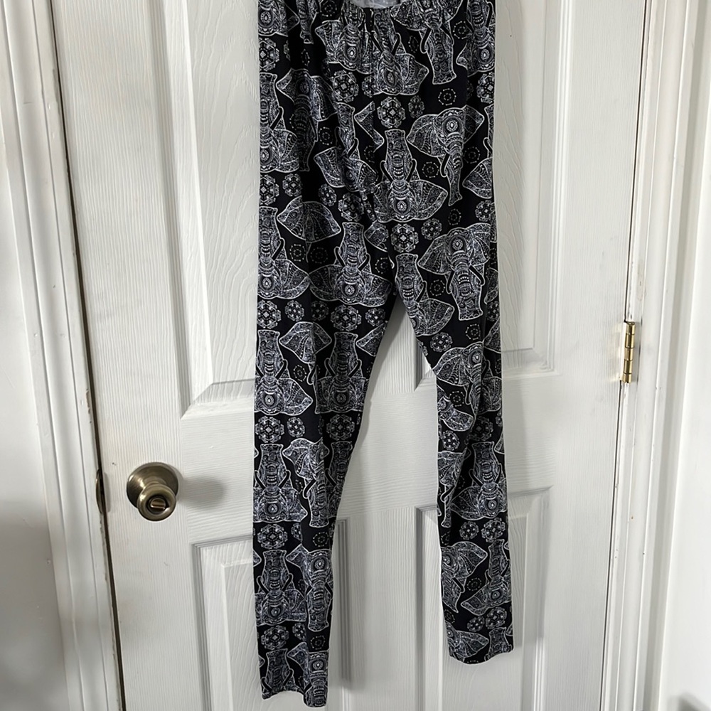 Tribal Elephant Leggings